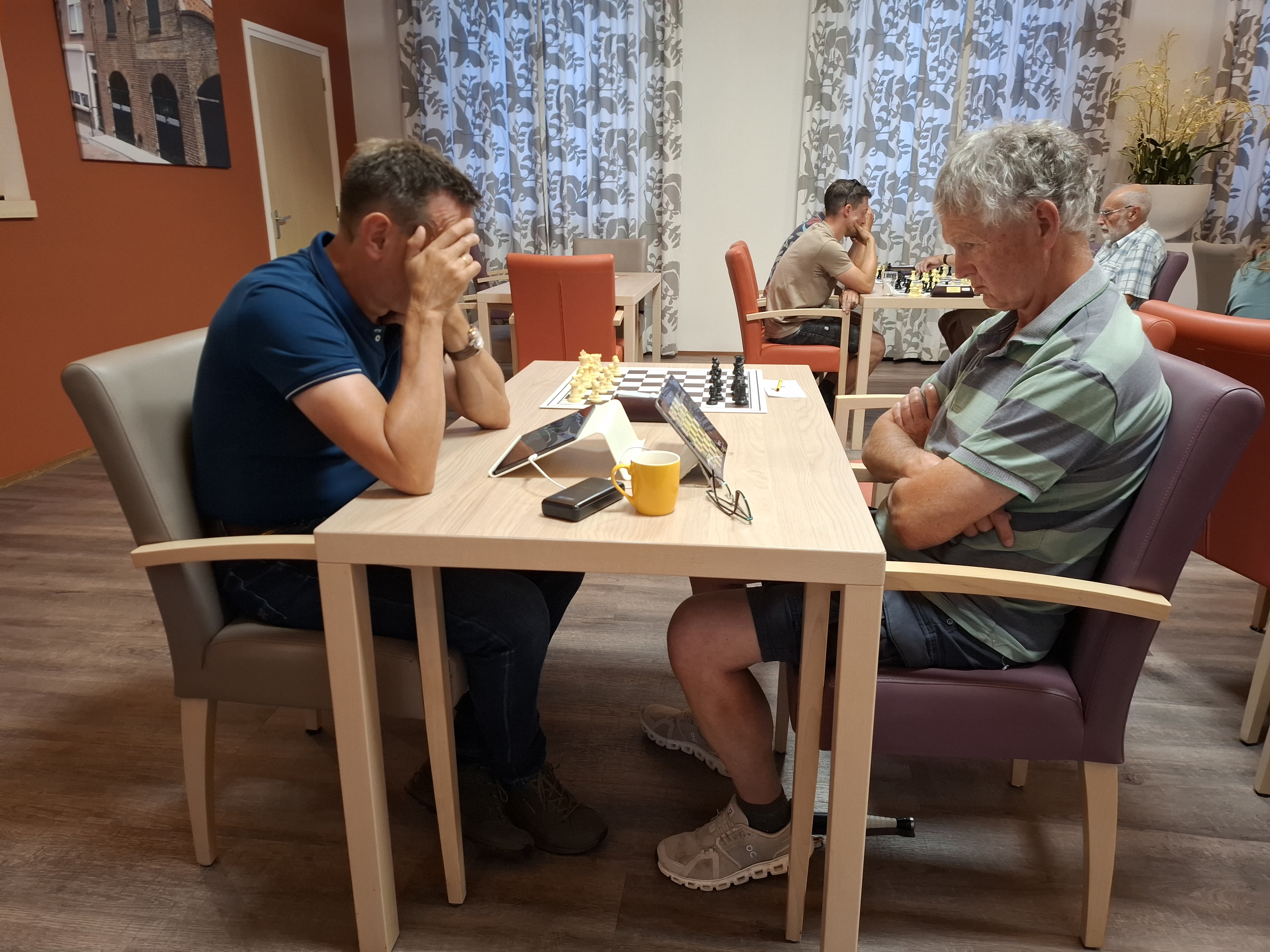Krijger (rechts) kwam in de tweede ronde tegen Both als winnaar uit de bus.